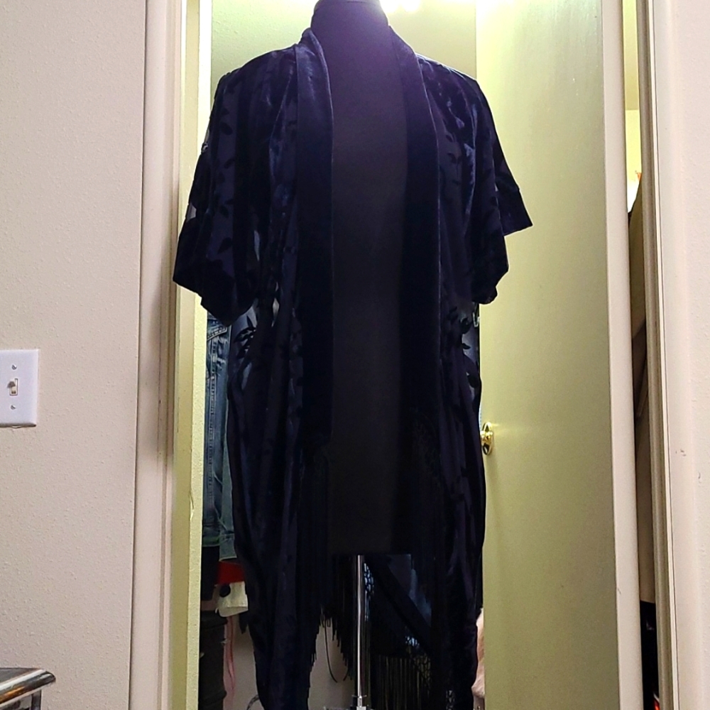 UO Ecote Navy Velvet Fringe Kimono